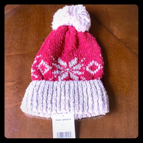 Free People Accessories - Free People Winter hat Berry